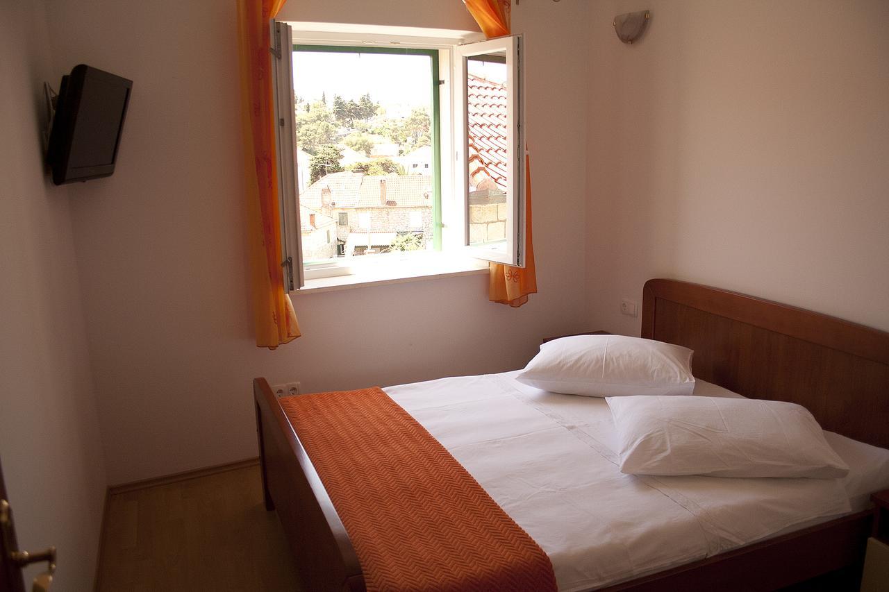 Apartments Jaksic Postira Extérieur photo