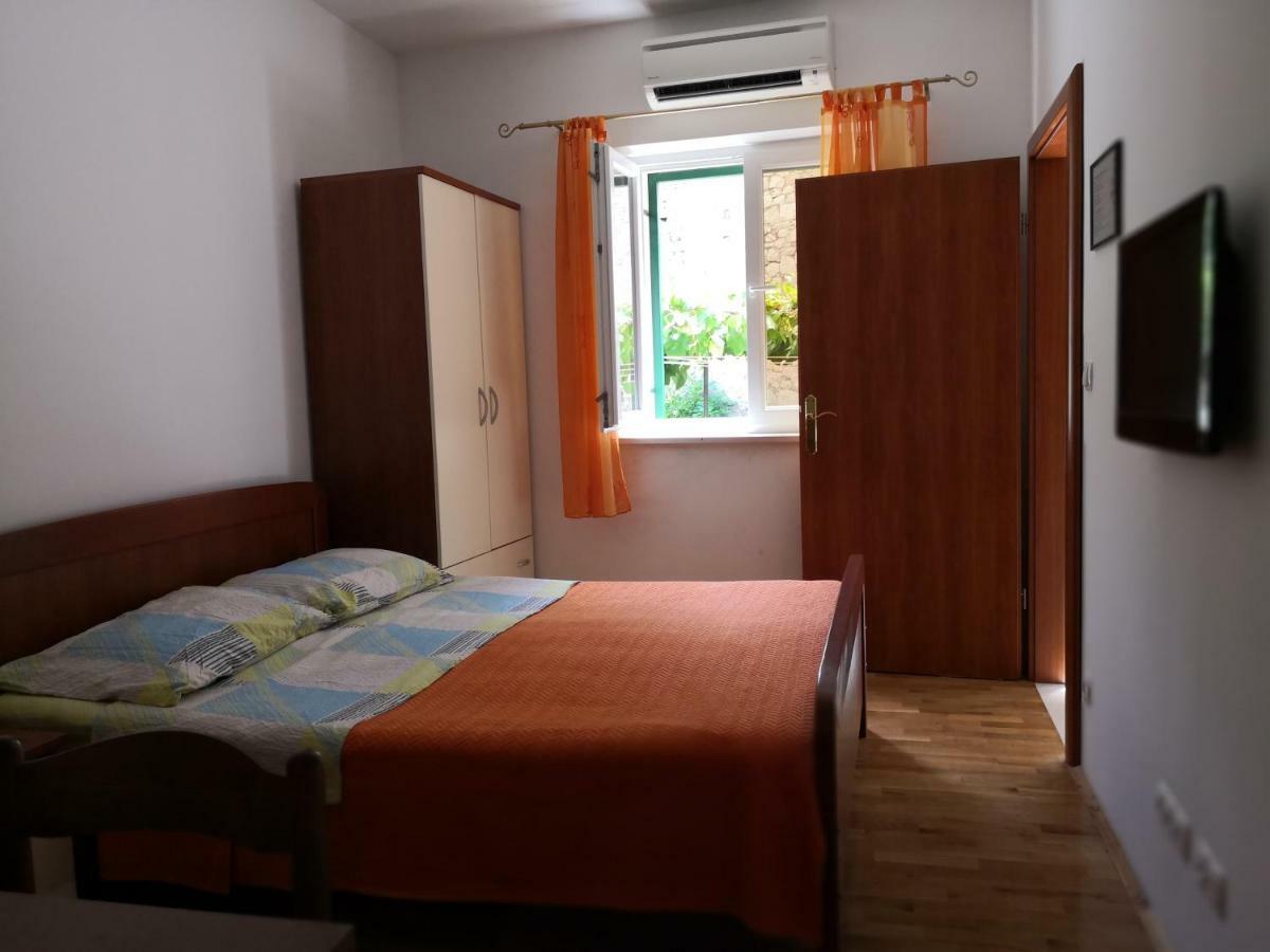 Apartments Jaksic Postira Extérieur photo