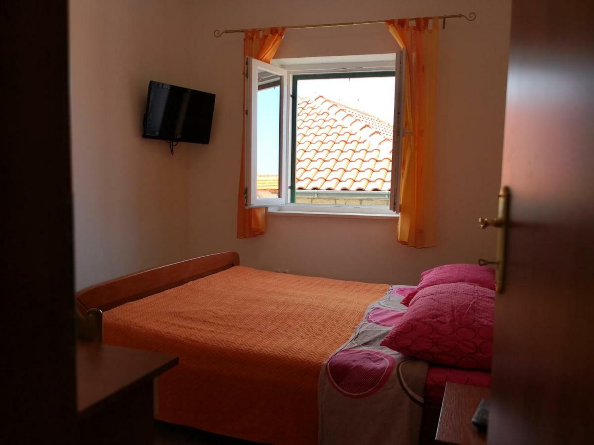 Apartments Jaksic Postira Extérieur photo