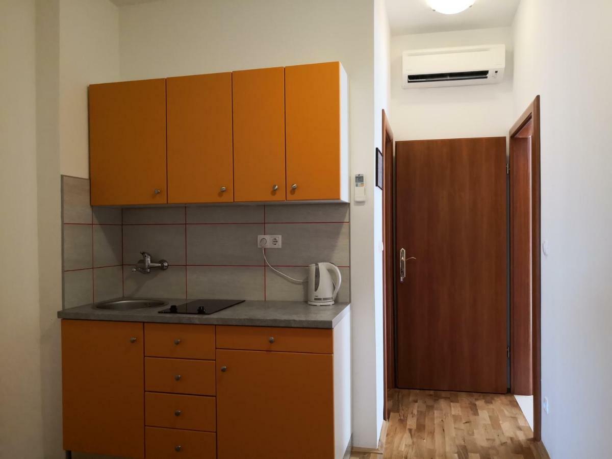 Apartments Jaksic Postira Extérieur photo