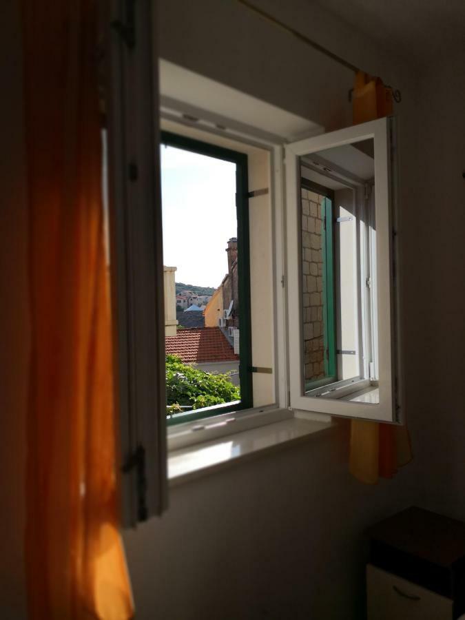 Apartments Jaksic Postira Extérieur photo