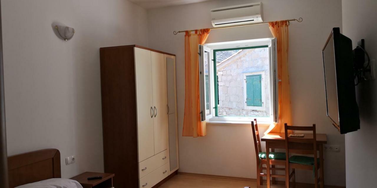 Apartments Jaksic Postira Extérieur photo