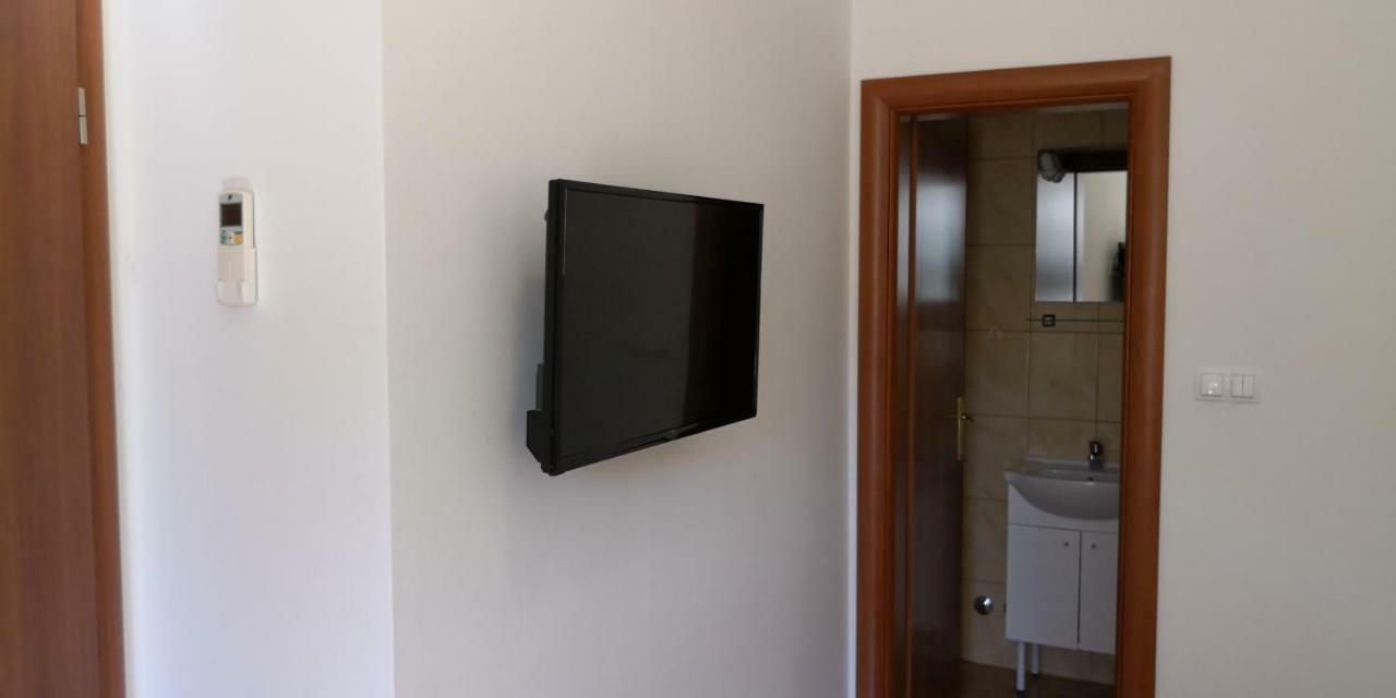 Apartments Jaksic Postira Extérieur photo