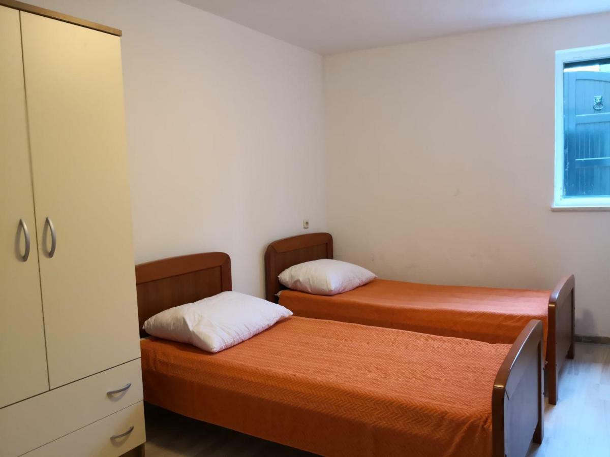 Apartments Jaksic Postira Extérieur photo