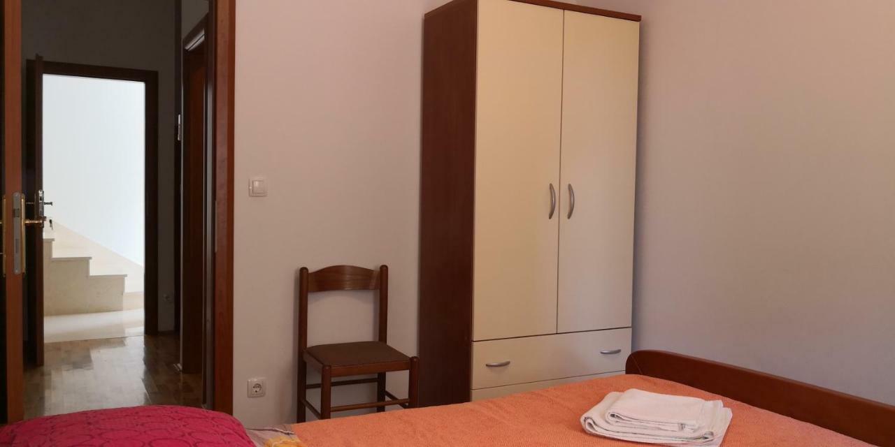 Apartments Jaksic Postira Extérieur photo