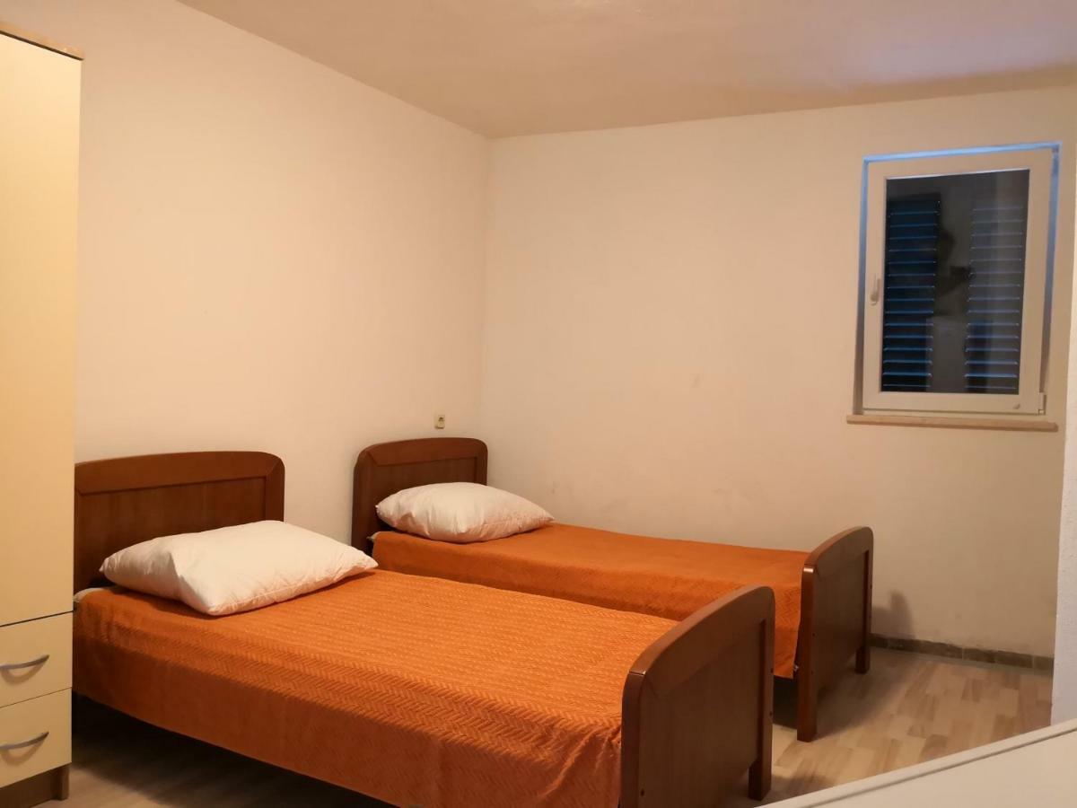 Apartments Jaksic Postira Extérieur photo