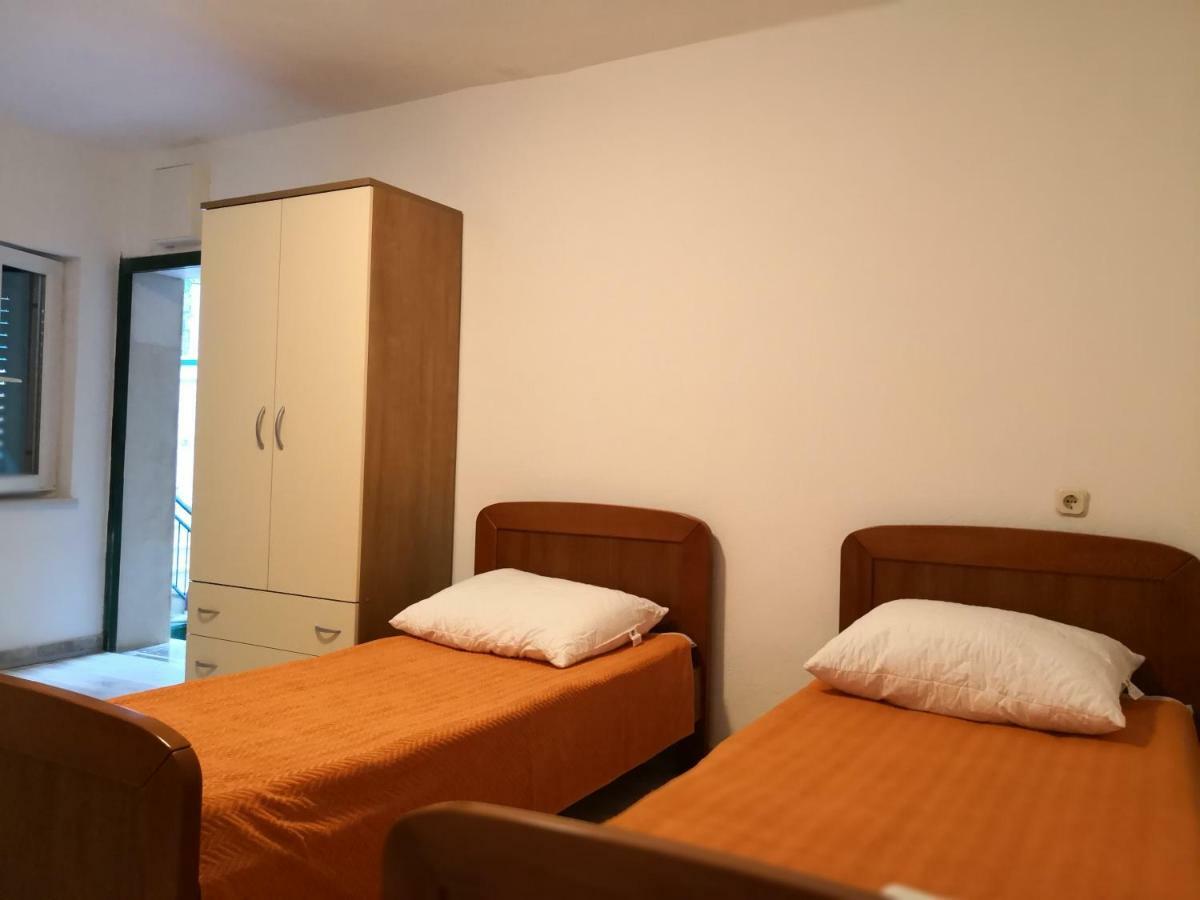 Apartments Jaksic Postira Extérieur photo