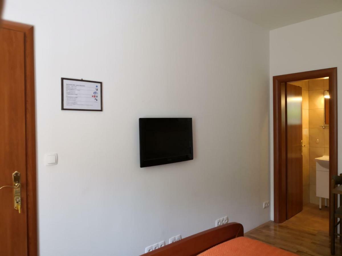 Apartments Jaksic Postira Extérieur photo
