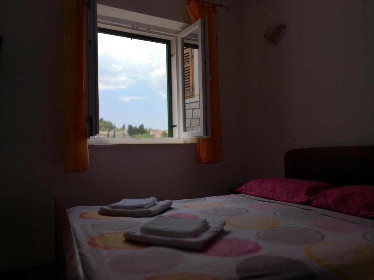 Apartments Jaksic Postira Extérieur photo